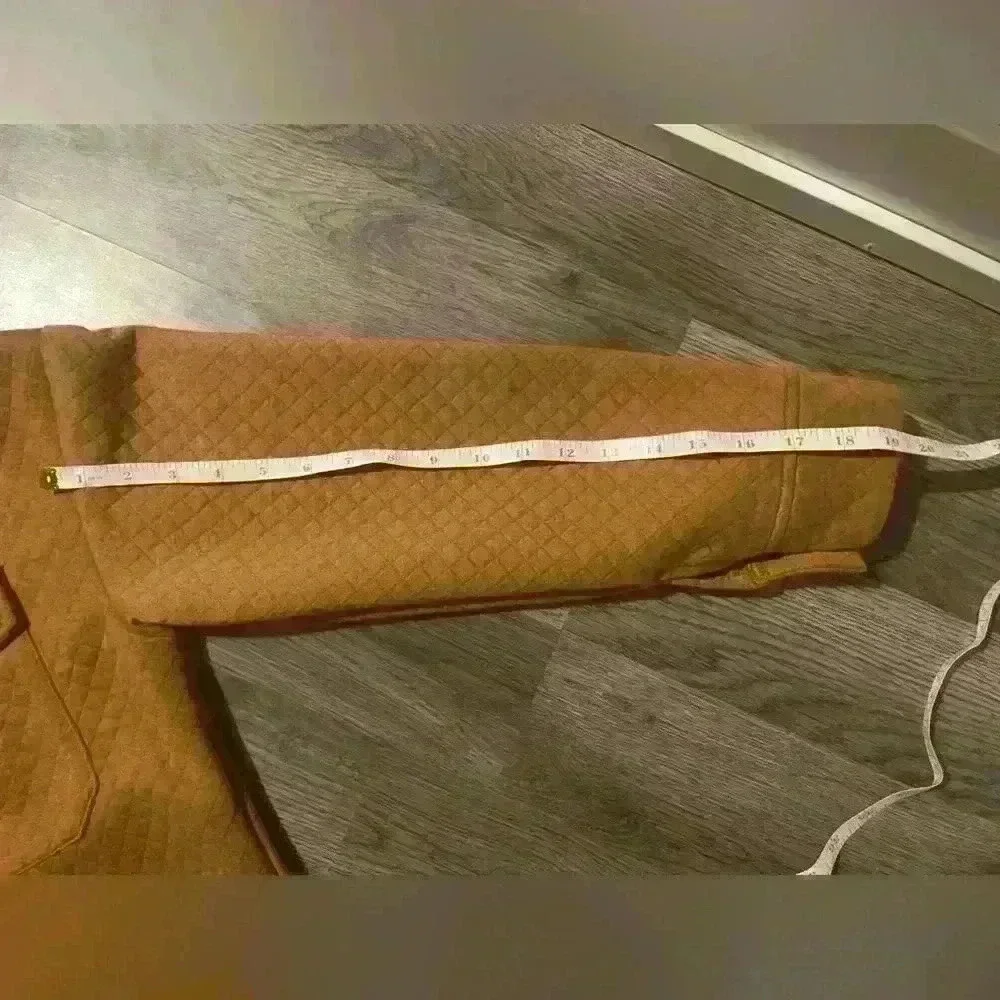 Woman's shacket - Picture 6 of 6